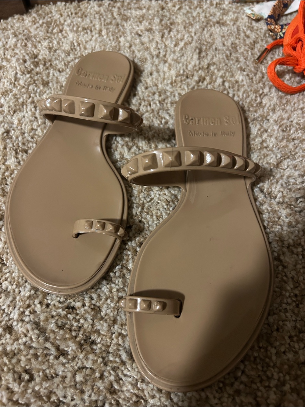 Carmen Sol sandals size 6